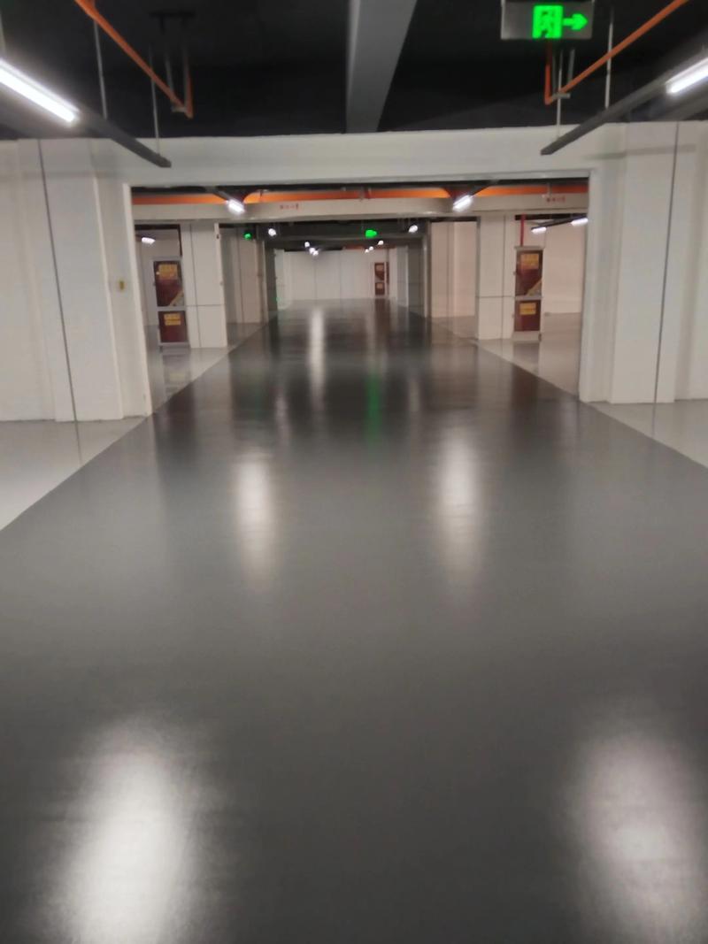 环氧地坪工程 地下车库环氧地坪完美收工
